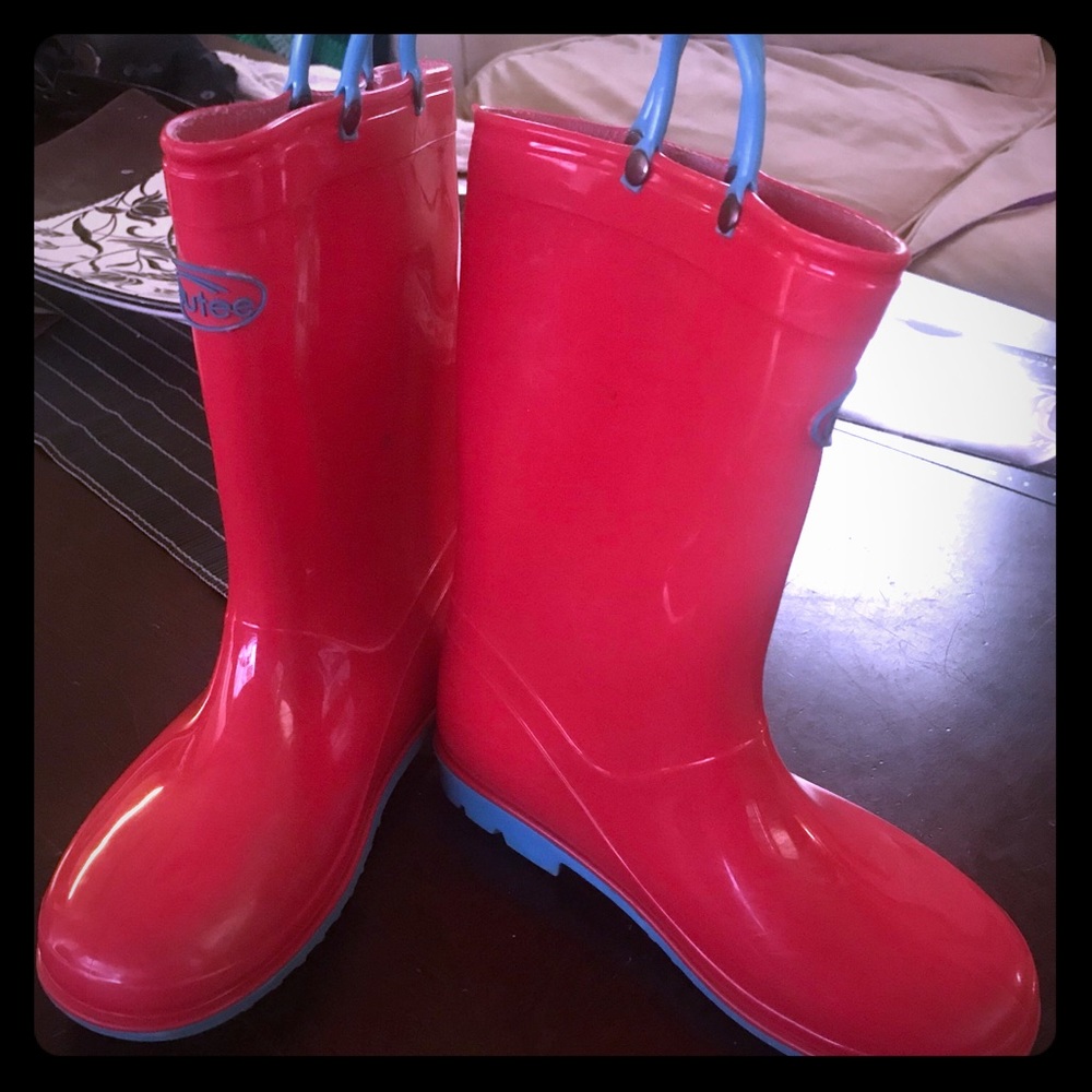 Kids Red Rainboots Size 2